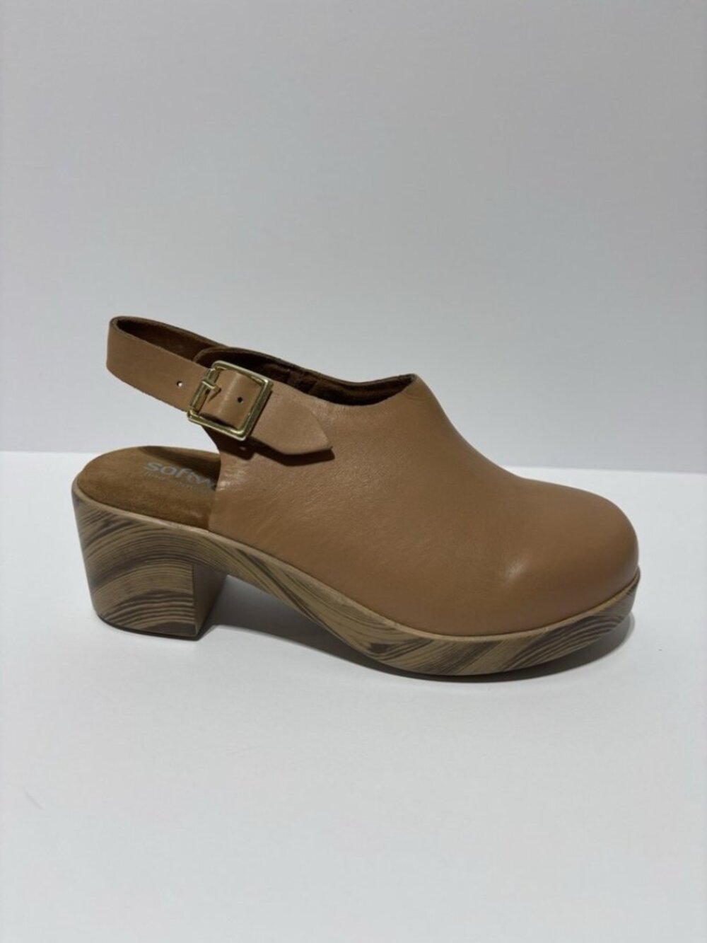 Softwalk Women’s Fairbanks Tan Leather Clogs, Size 7 W